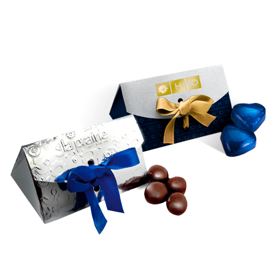 CANOPY BOX WITH BOW - Cardboard box with 3 chocolates