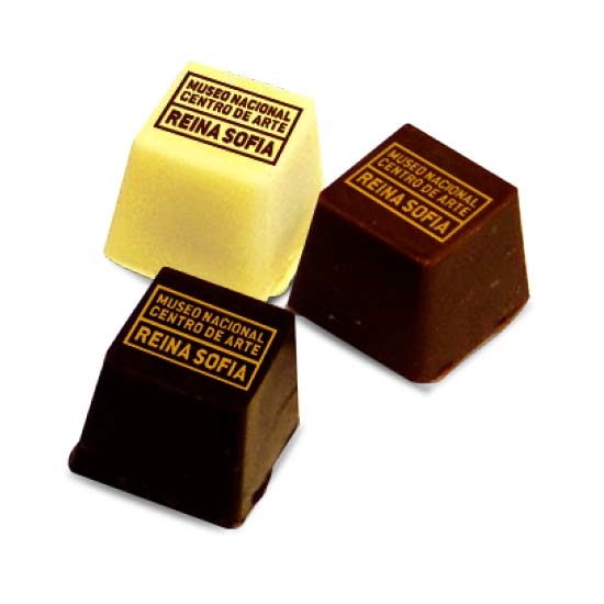 Printed pyramids chocolates