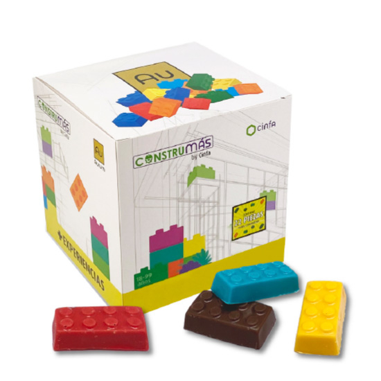Box with 3D building blocks