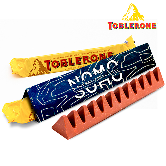 Caja pirámide con Toblerone