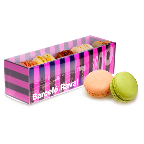 Box with 5 assorted macaroons