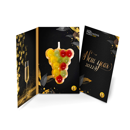 Diptych with a bunch of 12 grapes