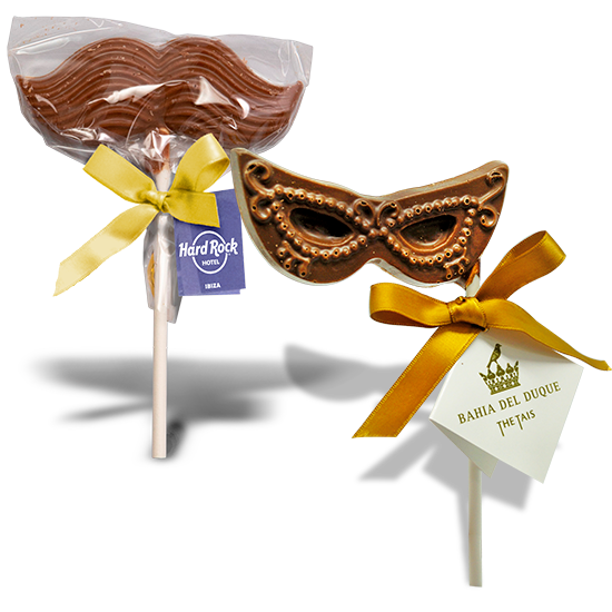 Lollipops with 3D shapes in chocolate