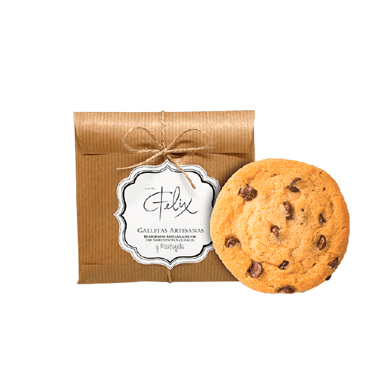 Bolsa de papel con cookie de espelta artesanal