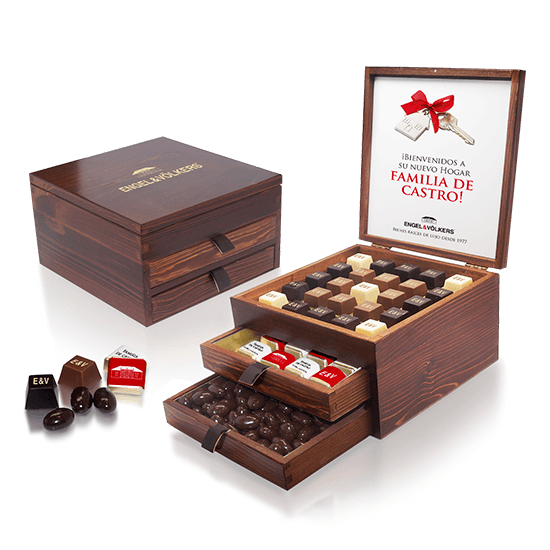 Wooden chest with 3 levels with chocolate